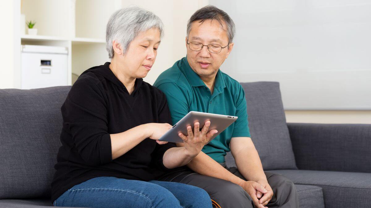 technology and old person